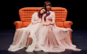 Amor Producciones - 'Freak'