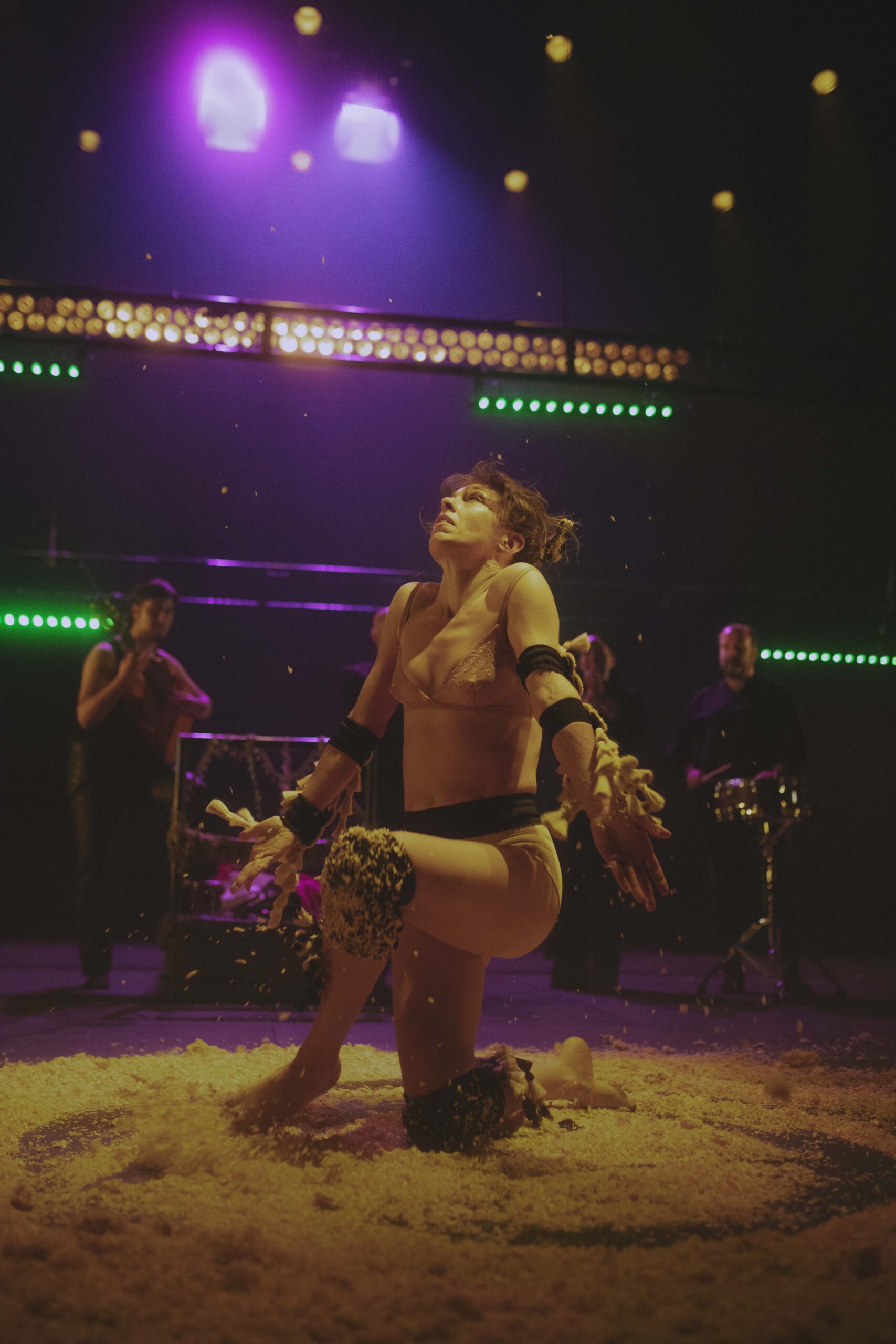 LUZ ARCAS I LA PHÁRMACO