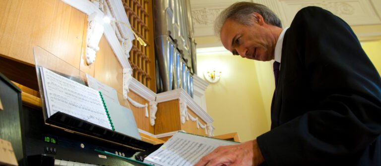 Cuatro autores para un órgano